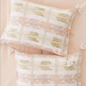 💯New Urban Outfitters Leigh Tassel Ikat Sham Set